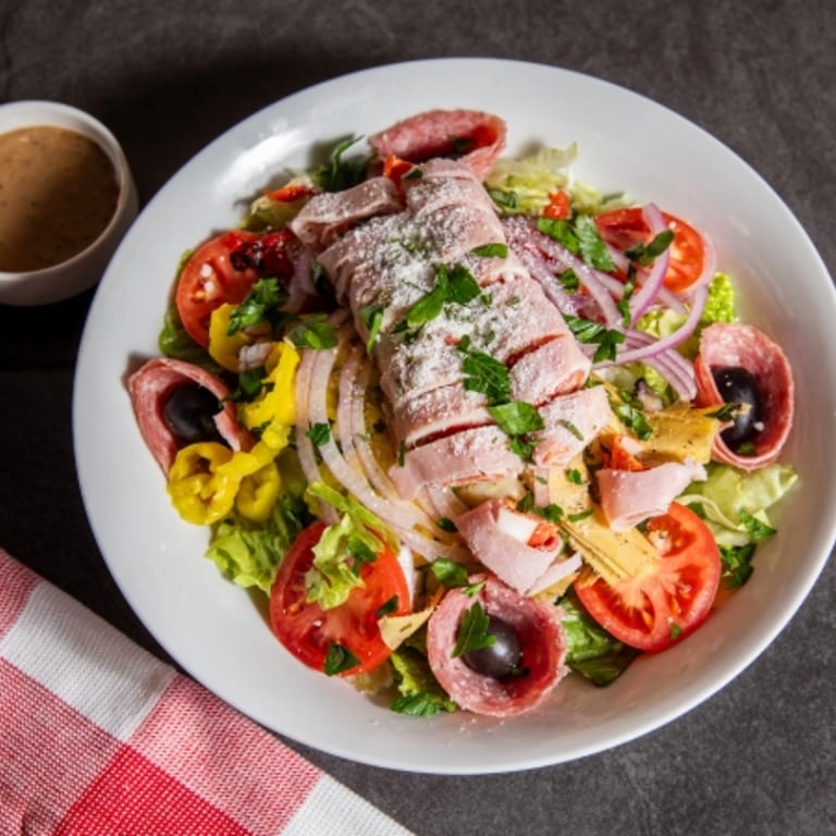 Delicious Italian Eats: Pizza, Pasta, Sandwiches